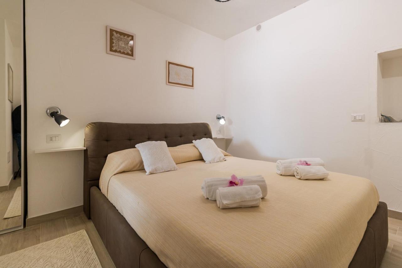 Purple Flower Suite Apartment Cala Gonone Dış mekan fotoğraf