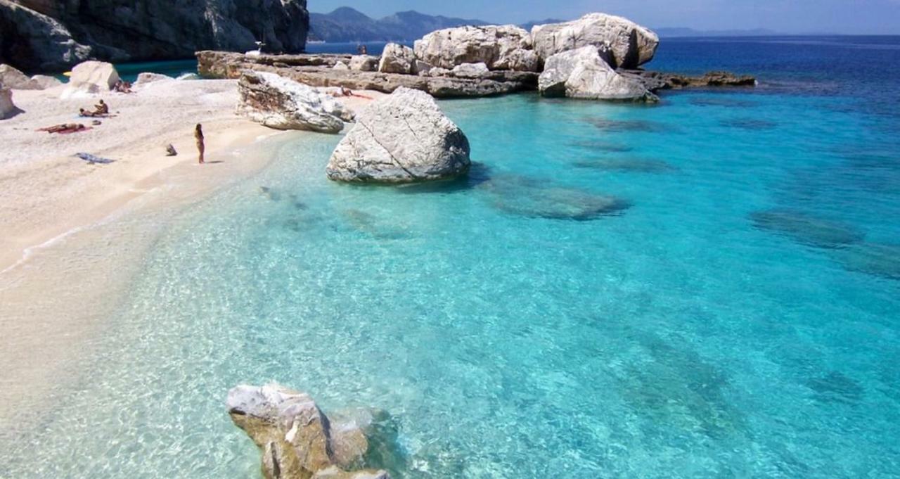 Purple Flower Suite Apartment Cala Gonone Dış mekan fotoğraf